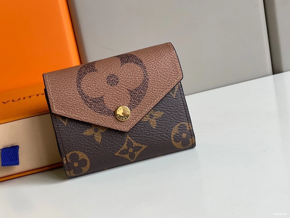 ZOÉ WALLET VUITTON LOUIS 1228